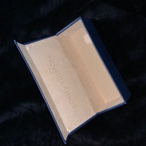 Louis Vuitton Sunglasses Case WITHOUT Saffron Box - Picture 3 of 3
